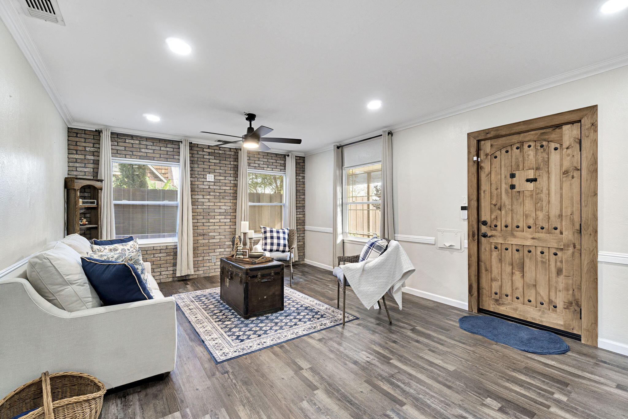 408 W Malone St, Hanford, CA 93230