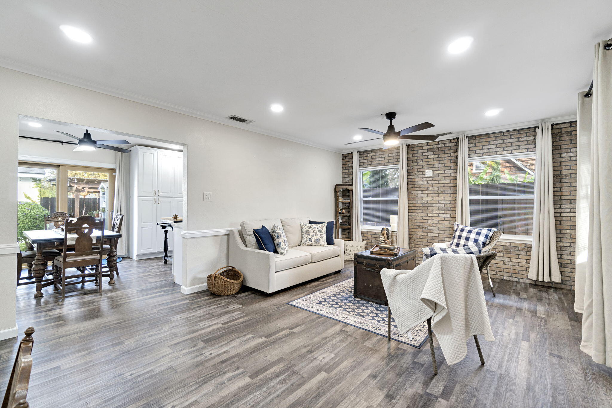 408 W Malone St, Hanford, CA 93230