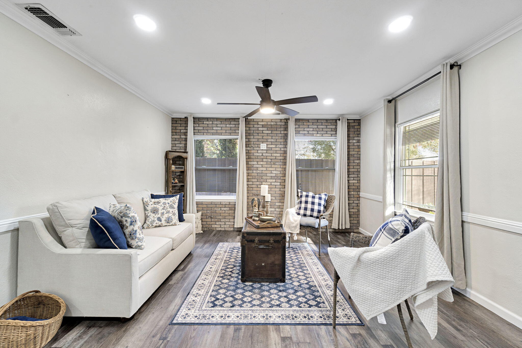 408 W Malone St, Hanford, CA 93230