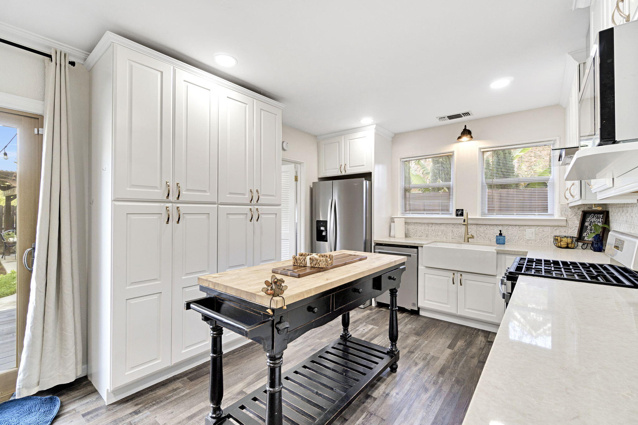 408 W Malone St, Hanford, CA 93230