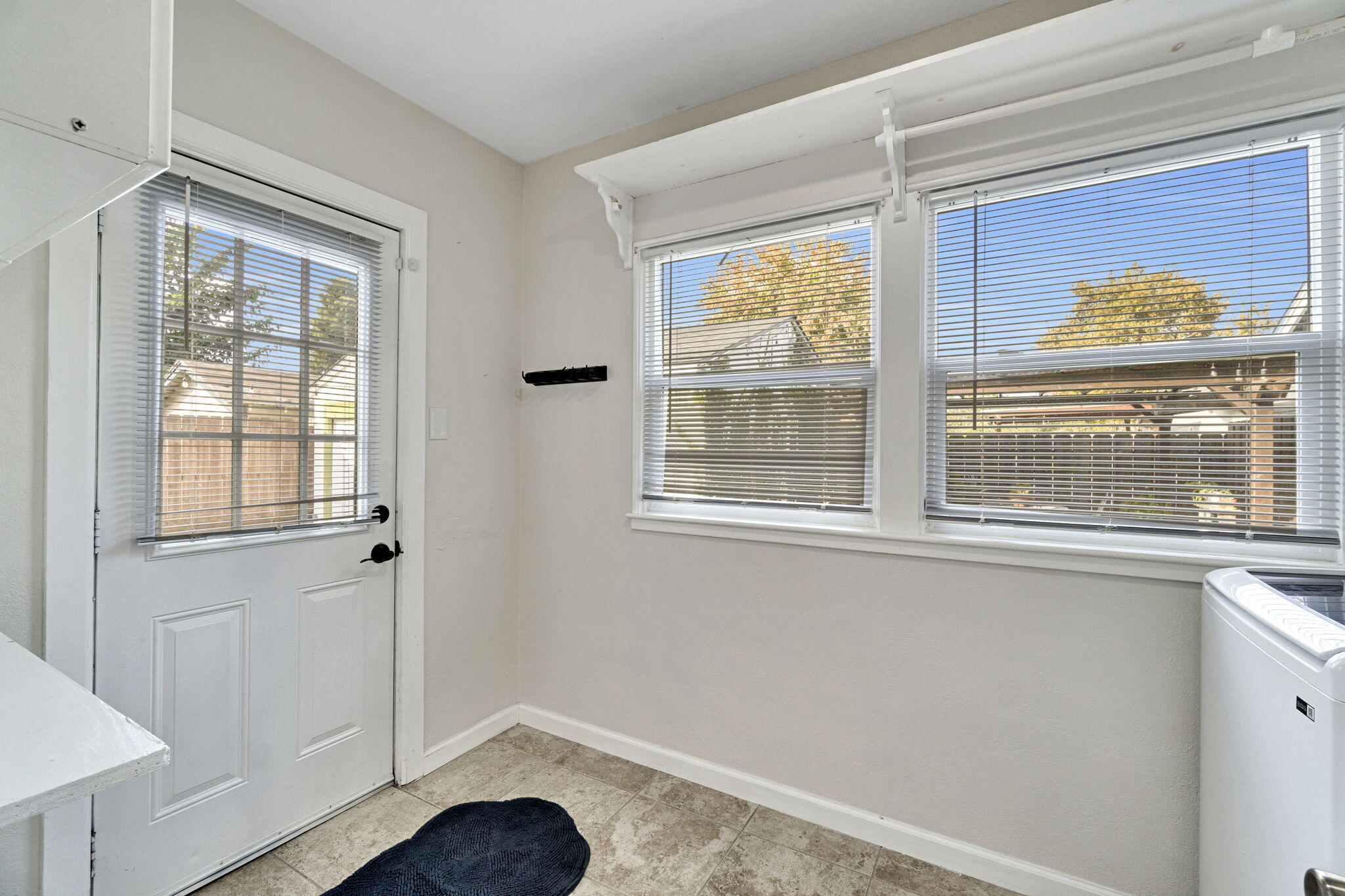 408 W Malone St, Hanford, CA 93230