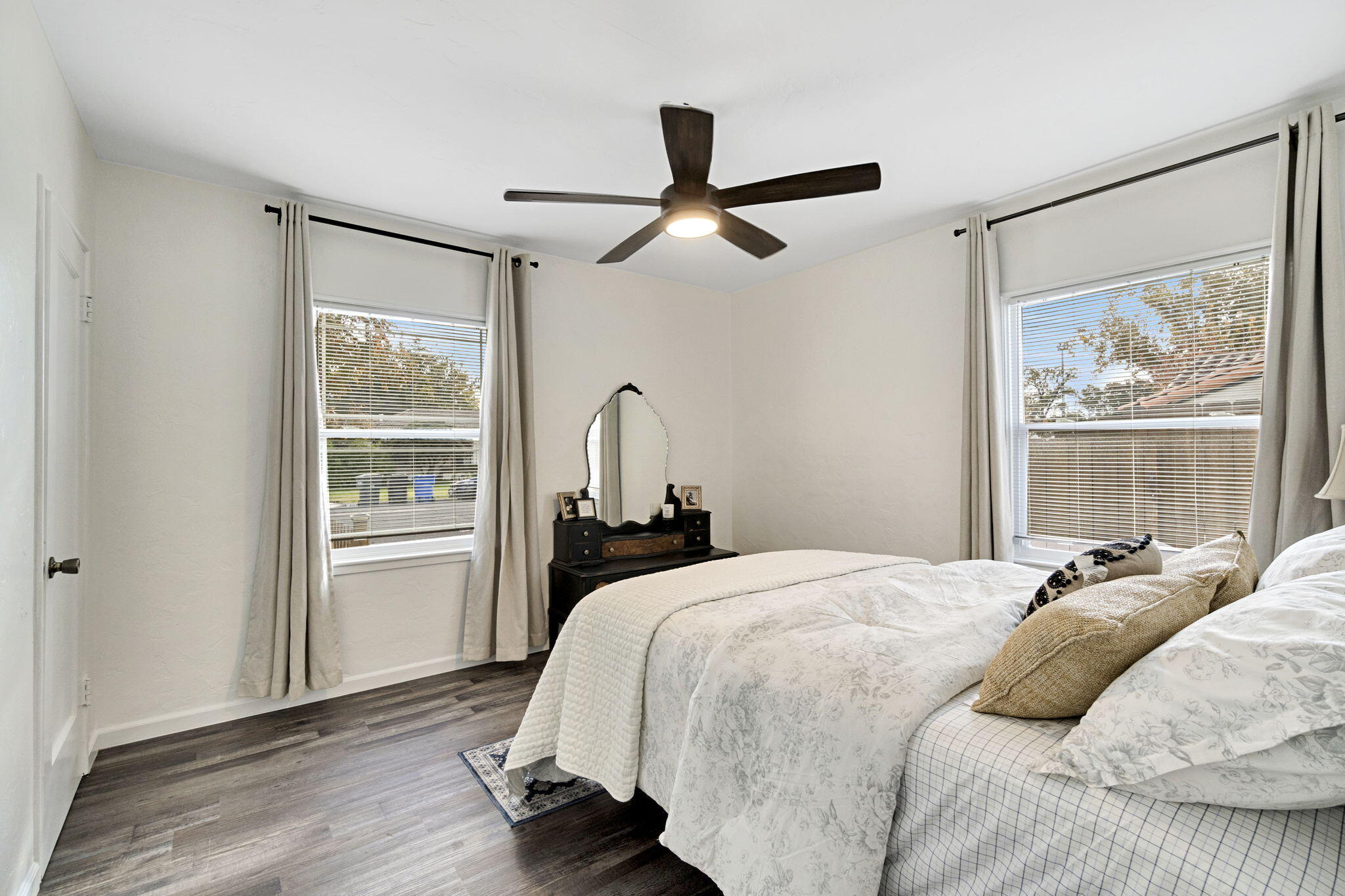 408 W Malone St, Hanford, CA 93230