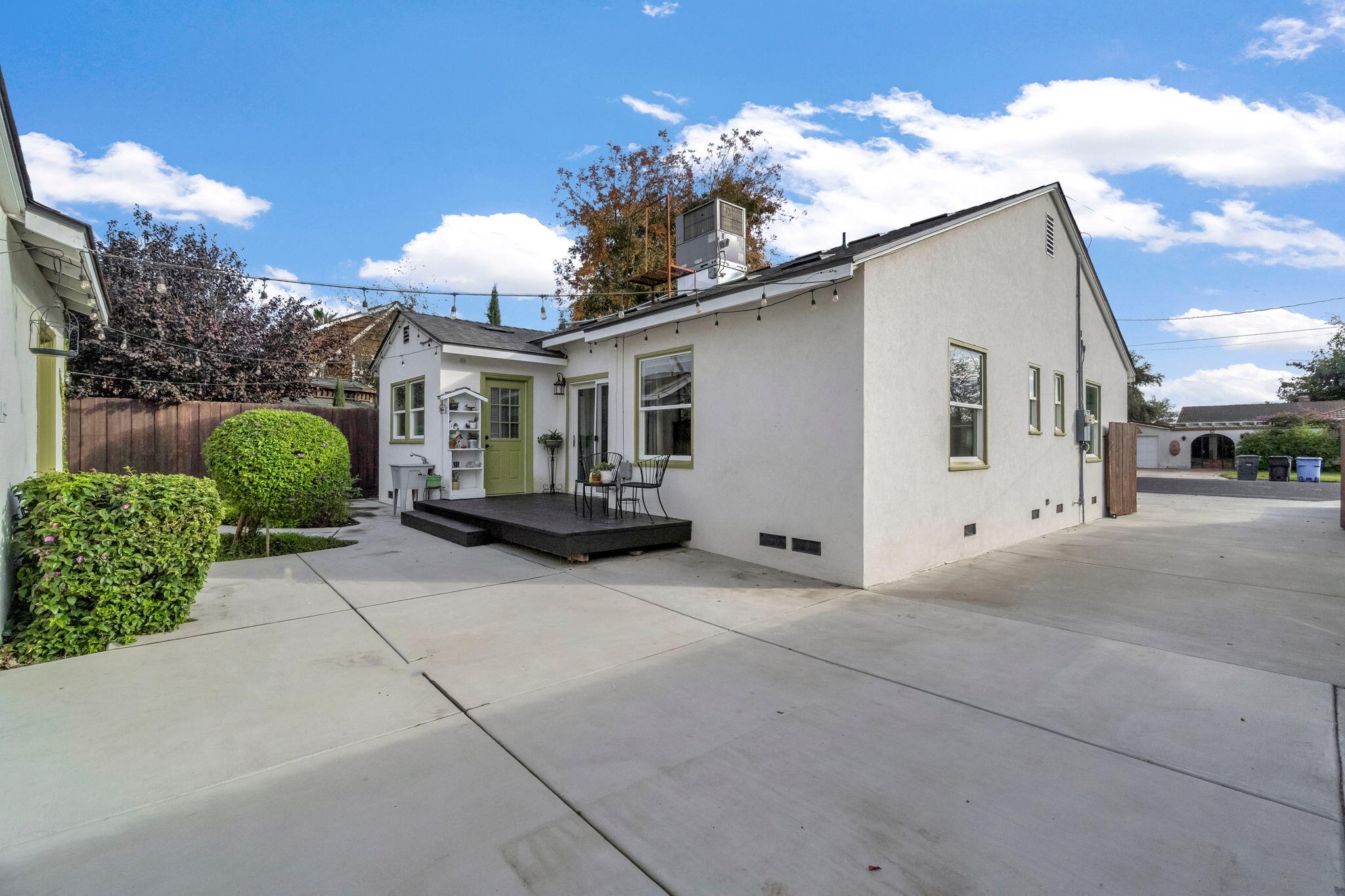 408 W Malone St, Hanford, CA 93230