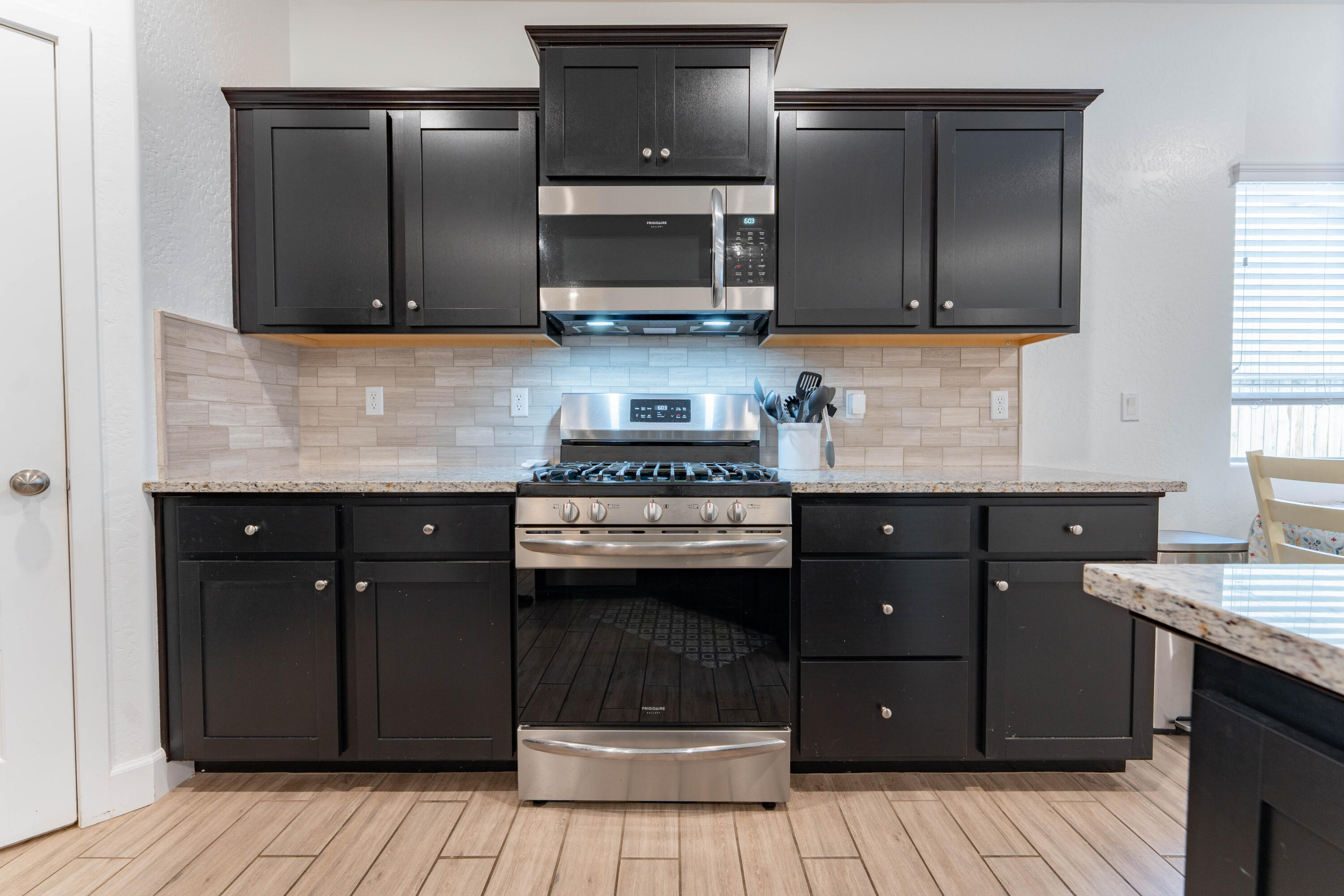 2608 W Heather Ln, Hanford, CA 93230