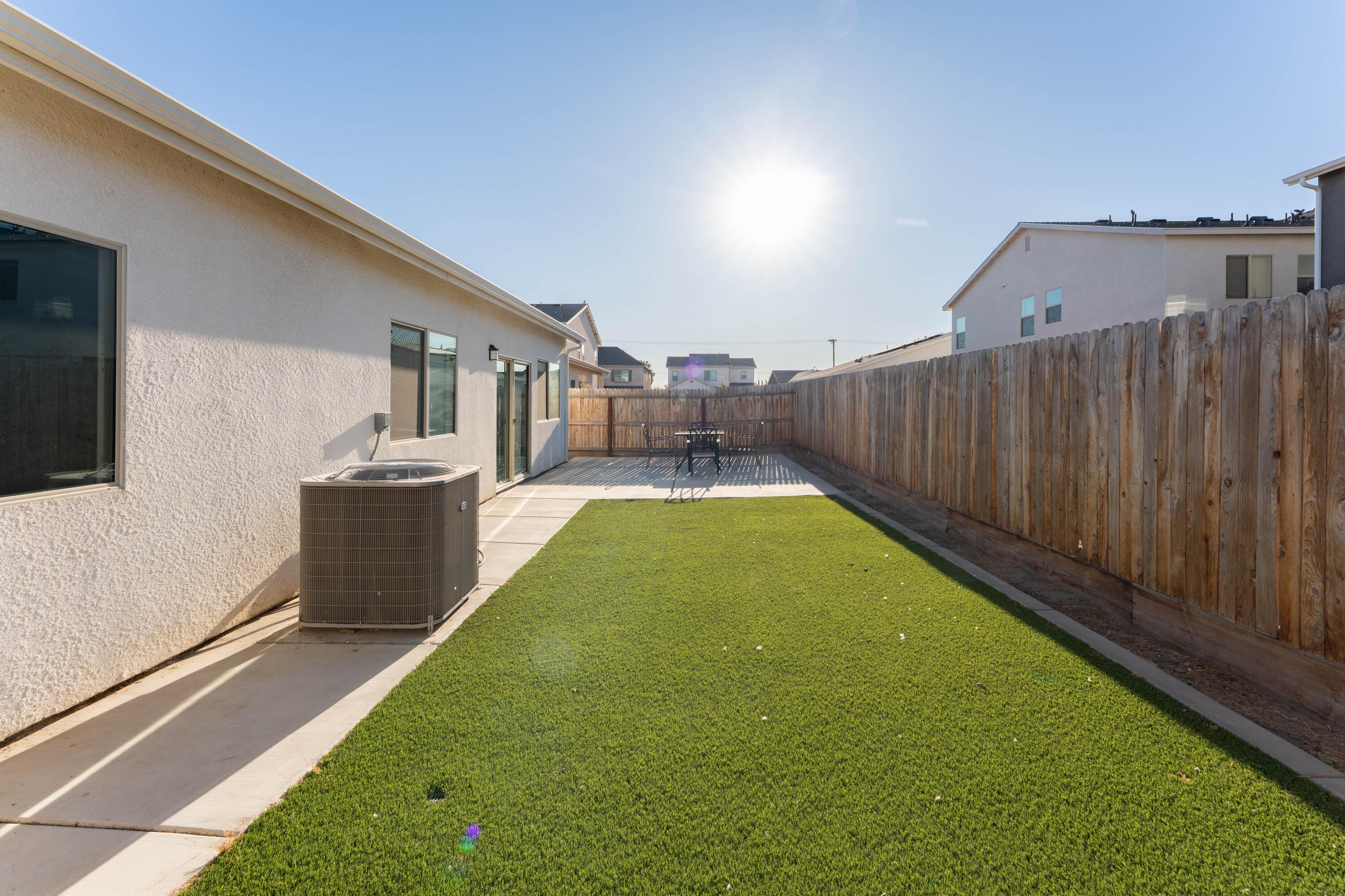 2608 W Heather Ln, Hanford, CA 93230