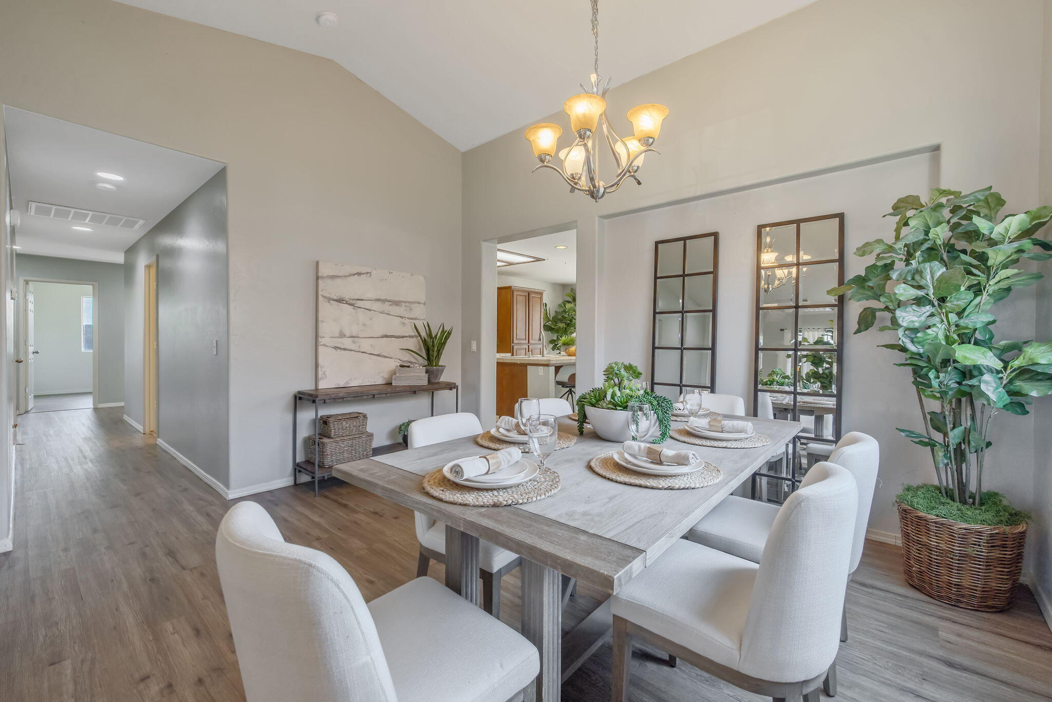 1365 Muscat Ct, Hanford, CA 93230