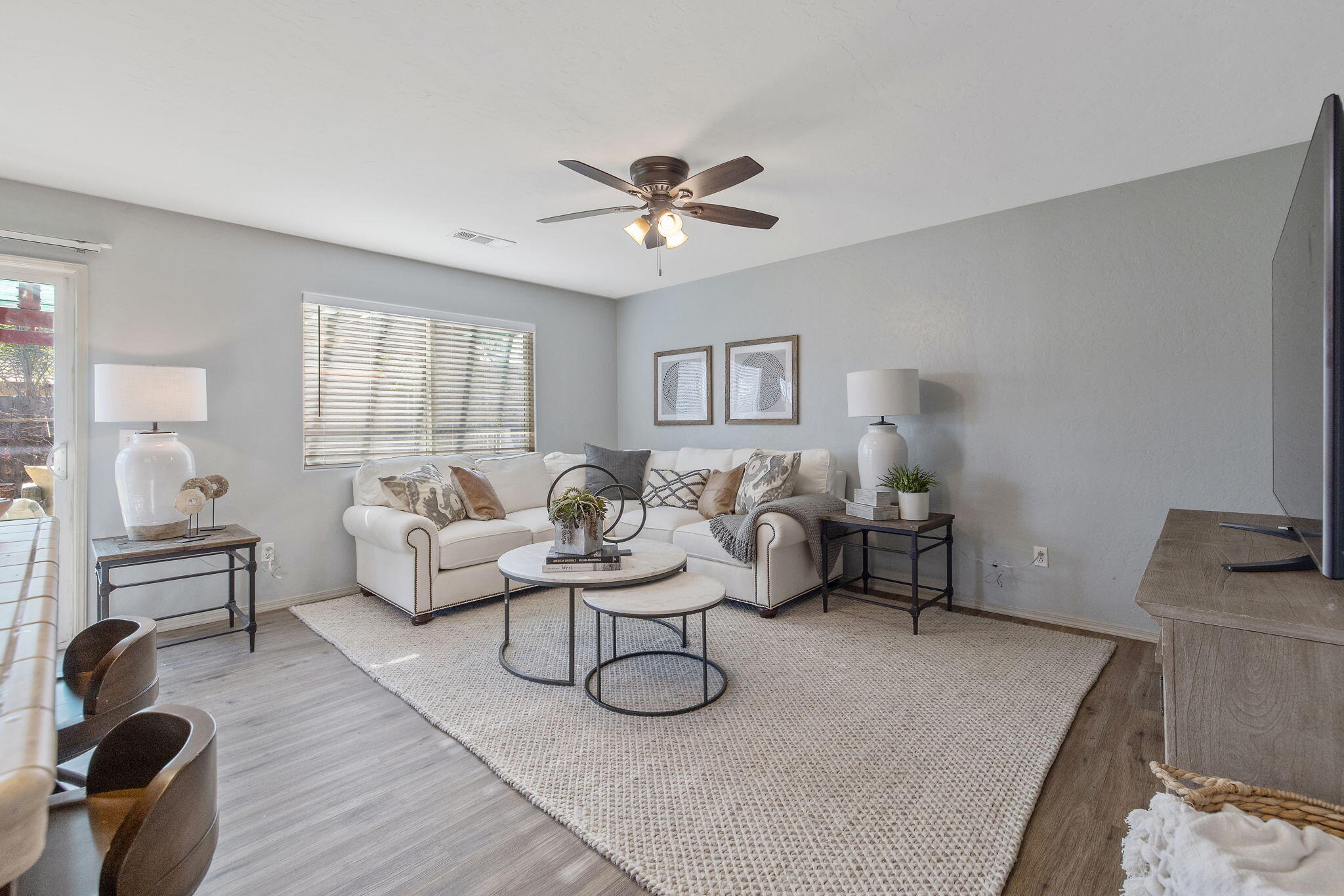 1365 Muscat Ct, Hanford, CA 93230