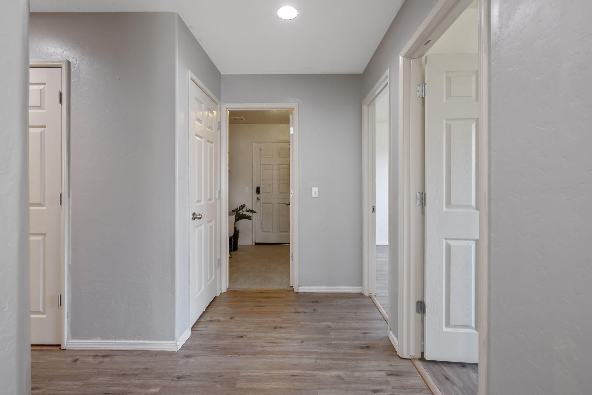 1365 Muscat Ct, Hanford, CA 93230