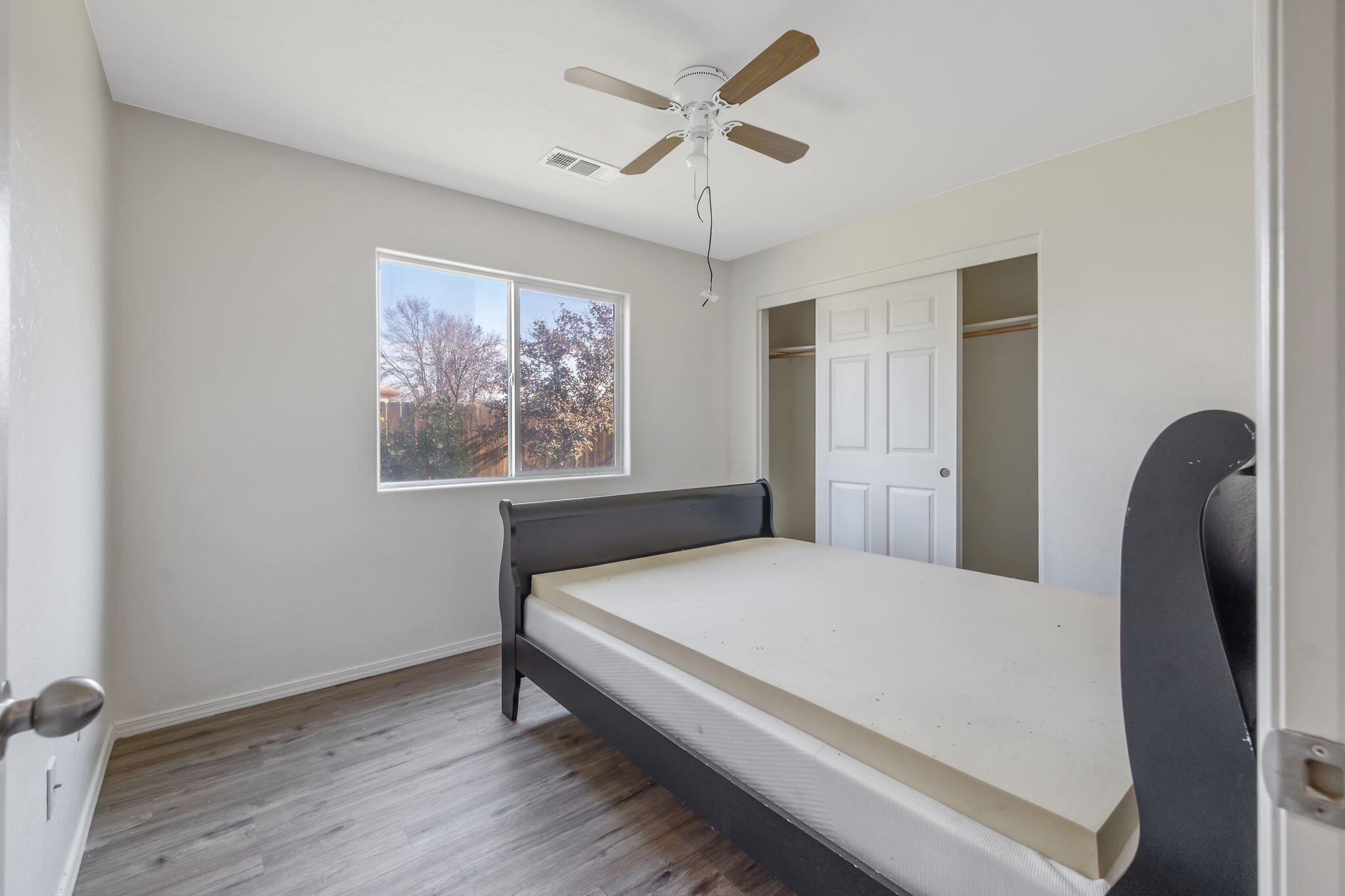 1365 Muscat Ct, Hanford, CA 93230