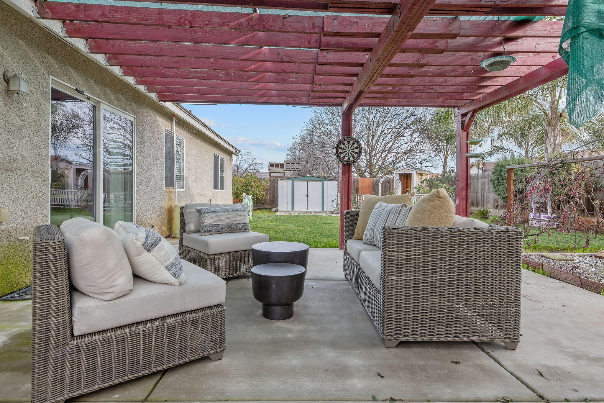 1365 Muscat Ct, Hanford, CA 93230