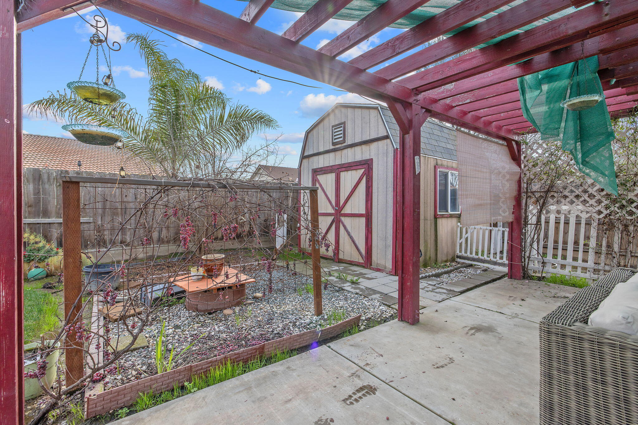 1365 Muscat Ct, Hanford, CA 93230