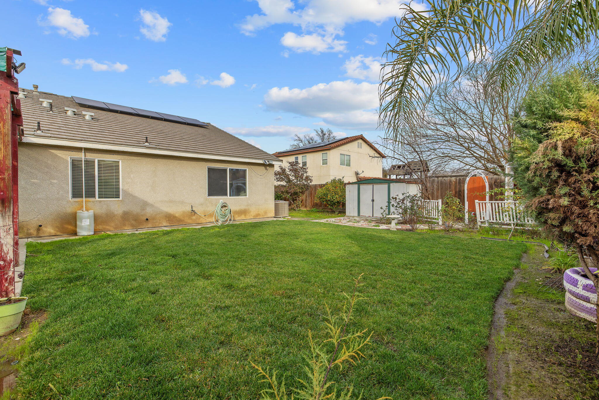 1365 Muscat Ct, Hanford, CA 93230