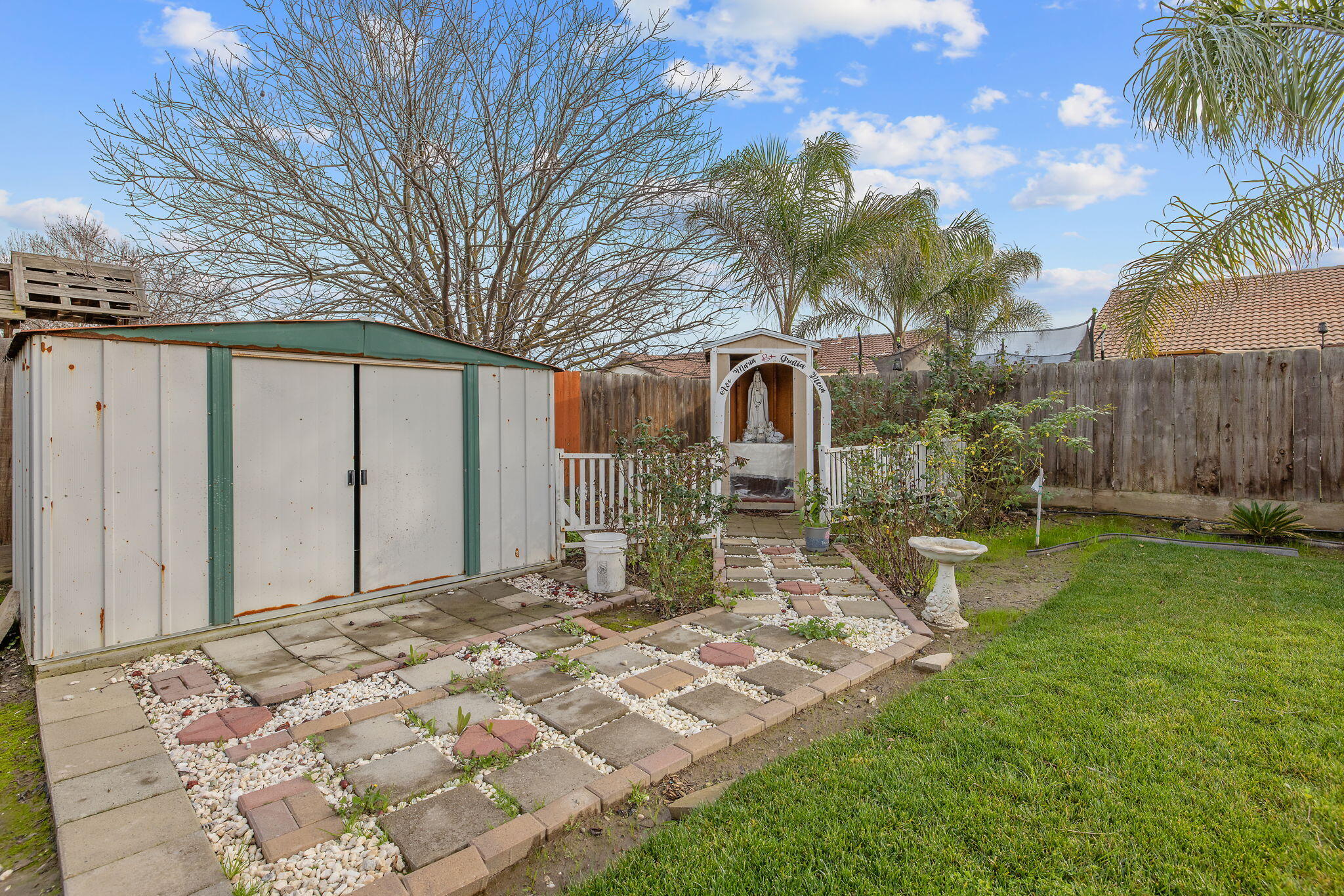 1365 Muscat Ct, Hanford, CA 93230