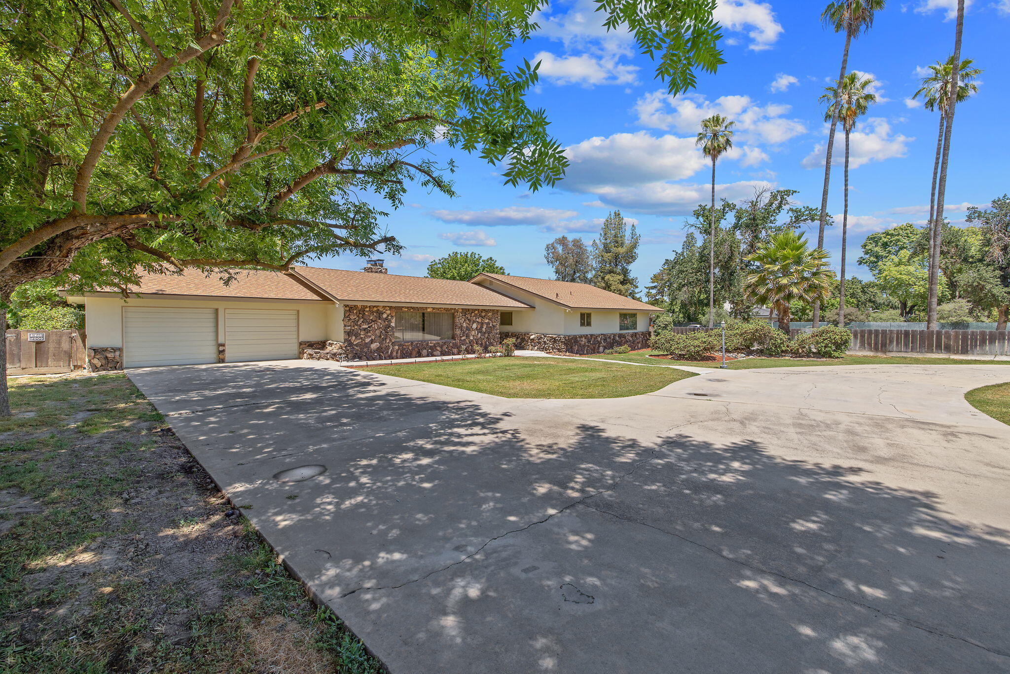 8640 12th Ave, Hanford, CA 93230