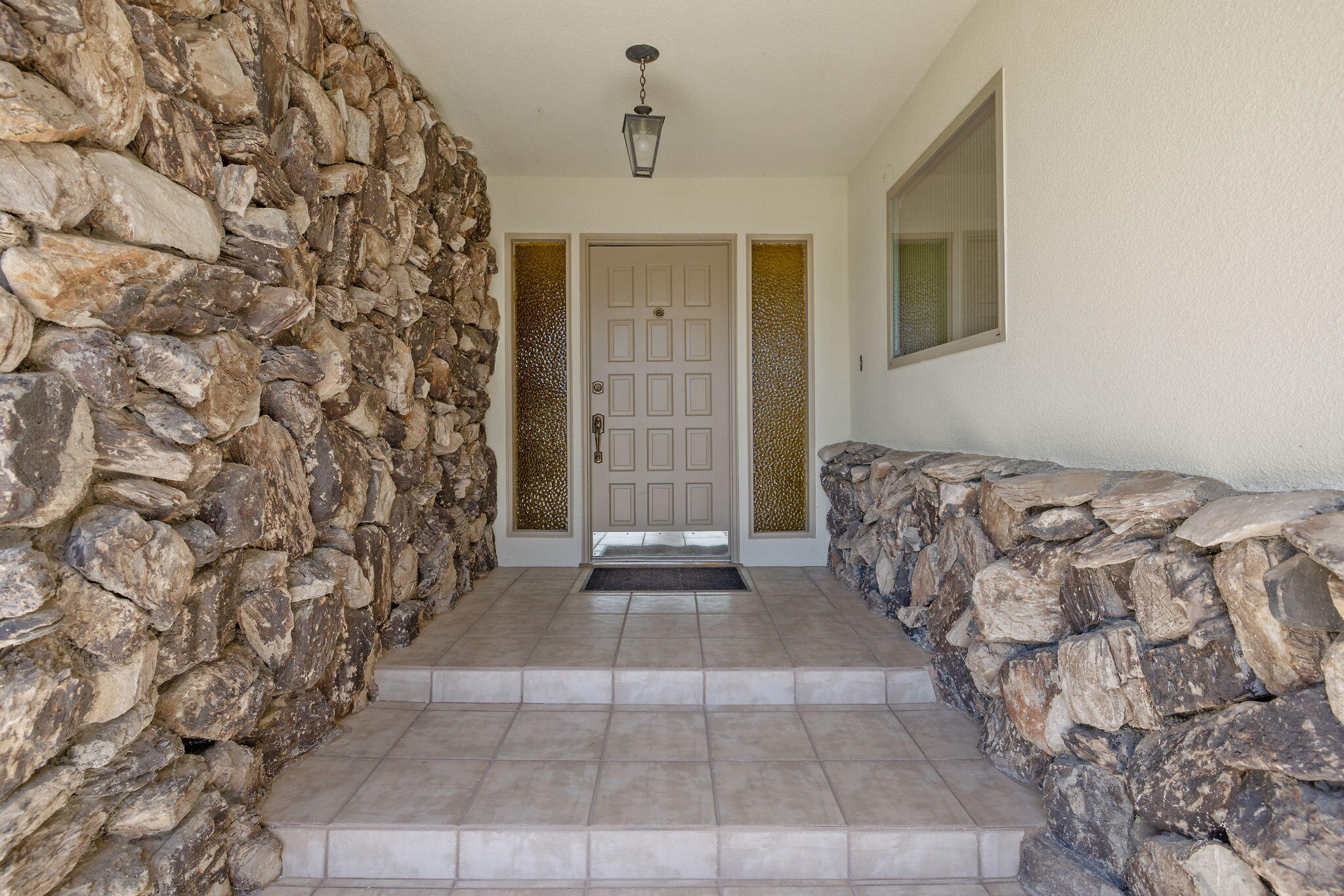 8640 12th Ave, Hanford, CA 93230