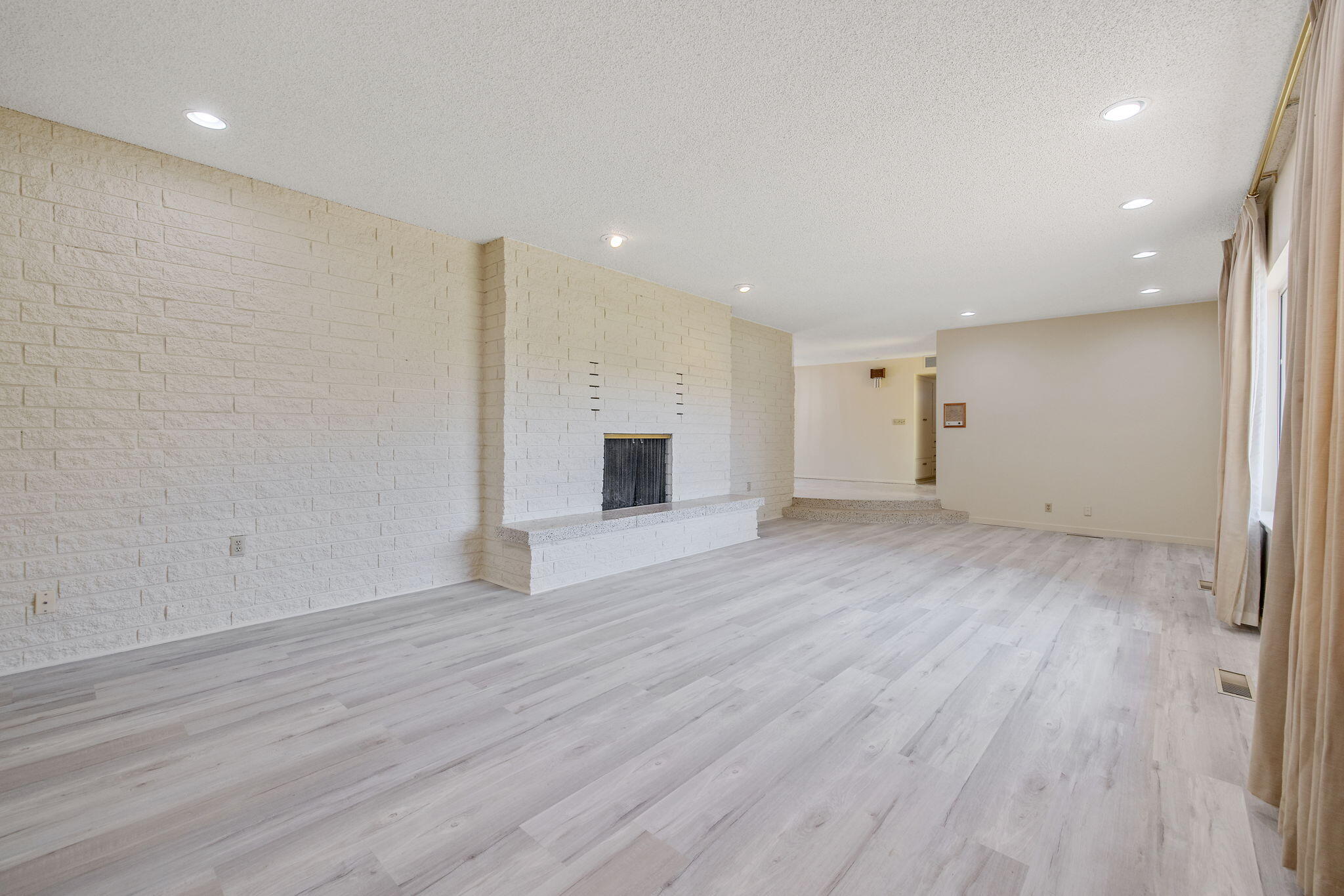 8640 12th Ave, Hanford, CA 93230