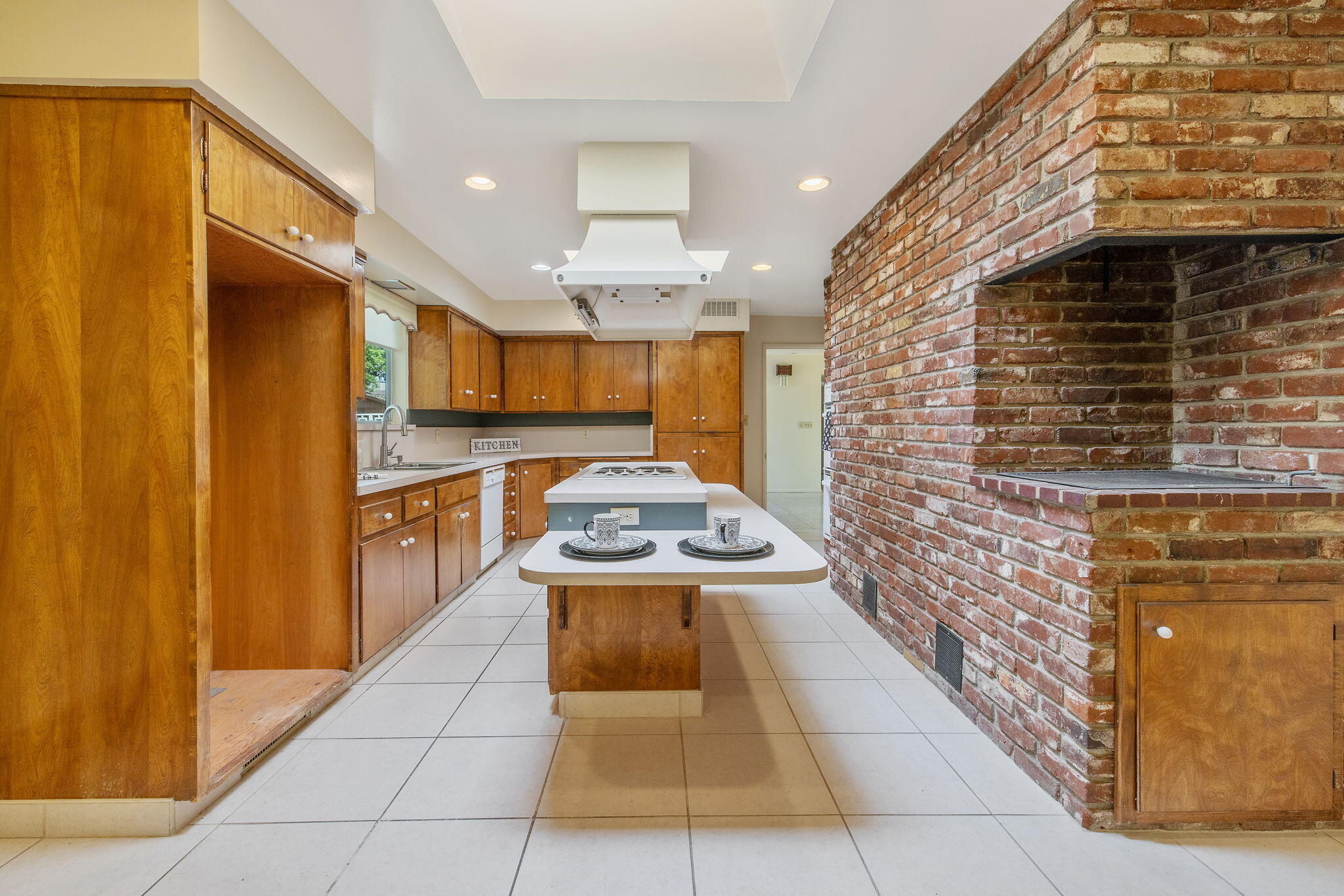 8640 12th Ave, Hanford, CA 93230