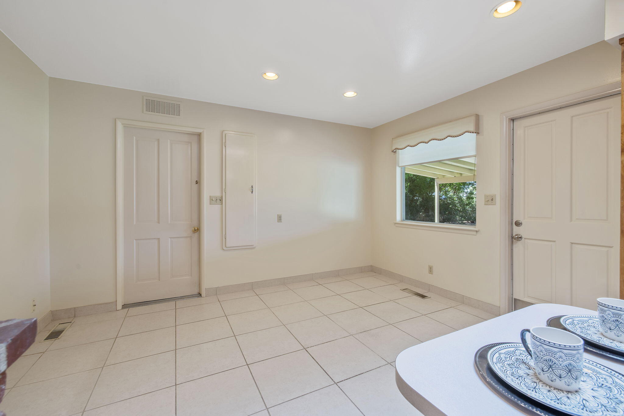 8640 12th Ave, Hanford, CA 93230
