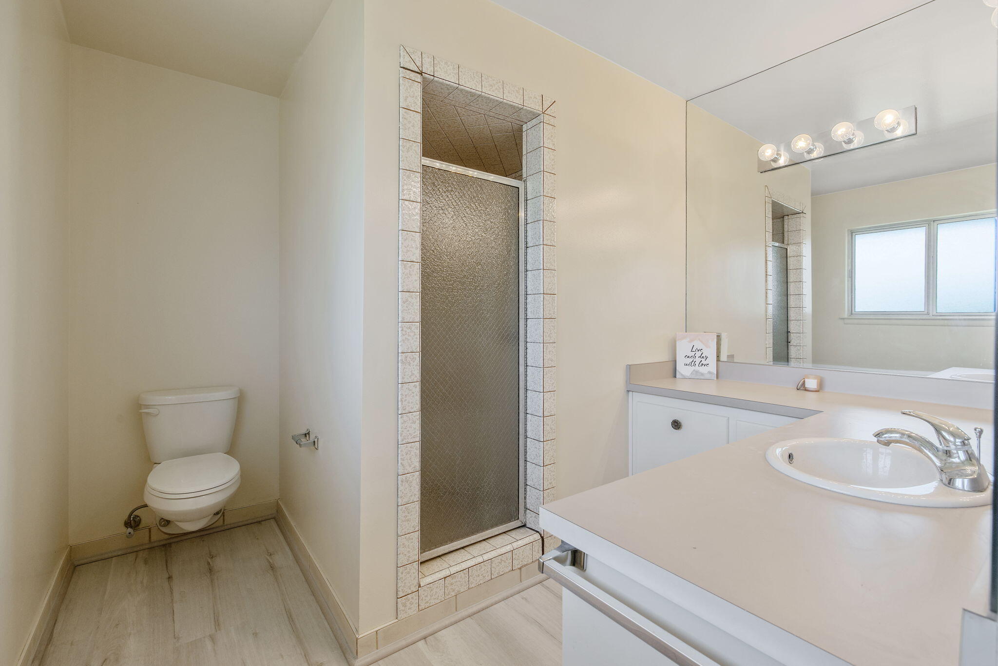 8640 12th Ave, Hanford, CA 93230