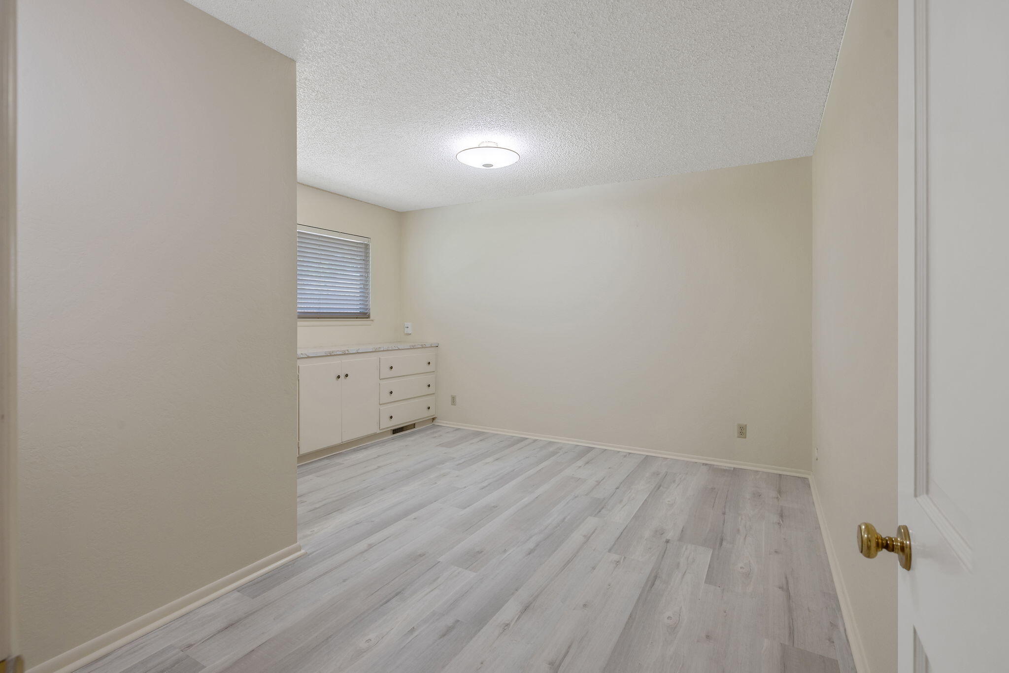 8640 12th Ave, Hanford, CA 93230