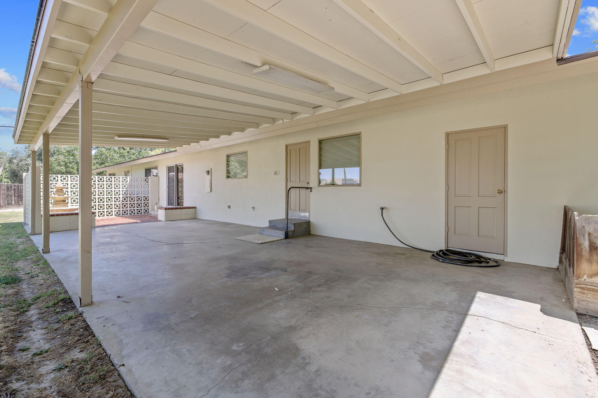 8640 12th Ave, Hanford, CA 93230