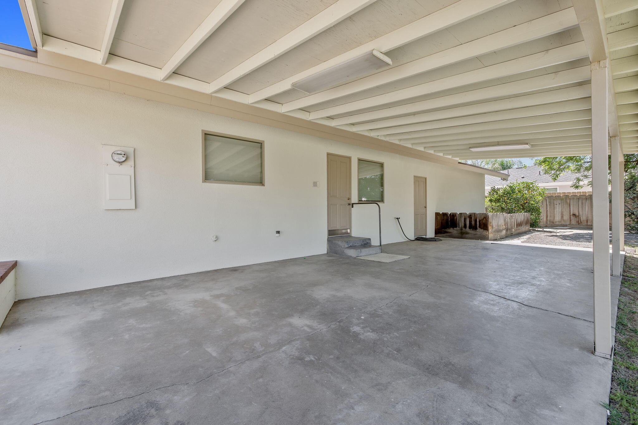 8640 12th Ave, Hanford, CA 93230