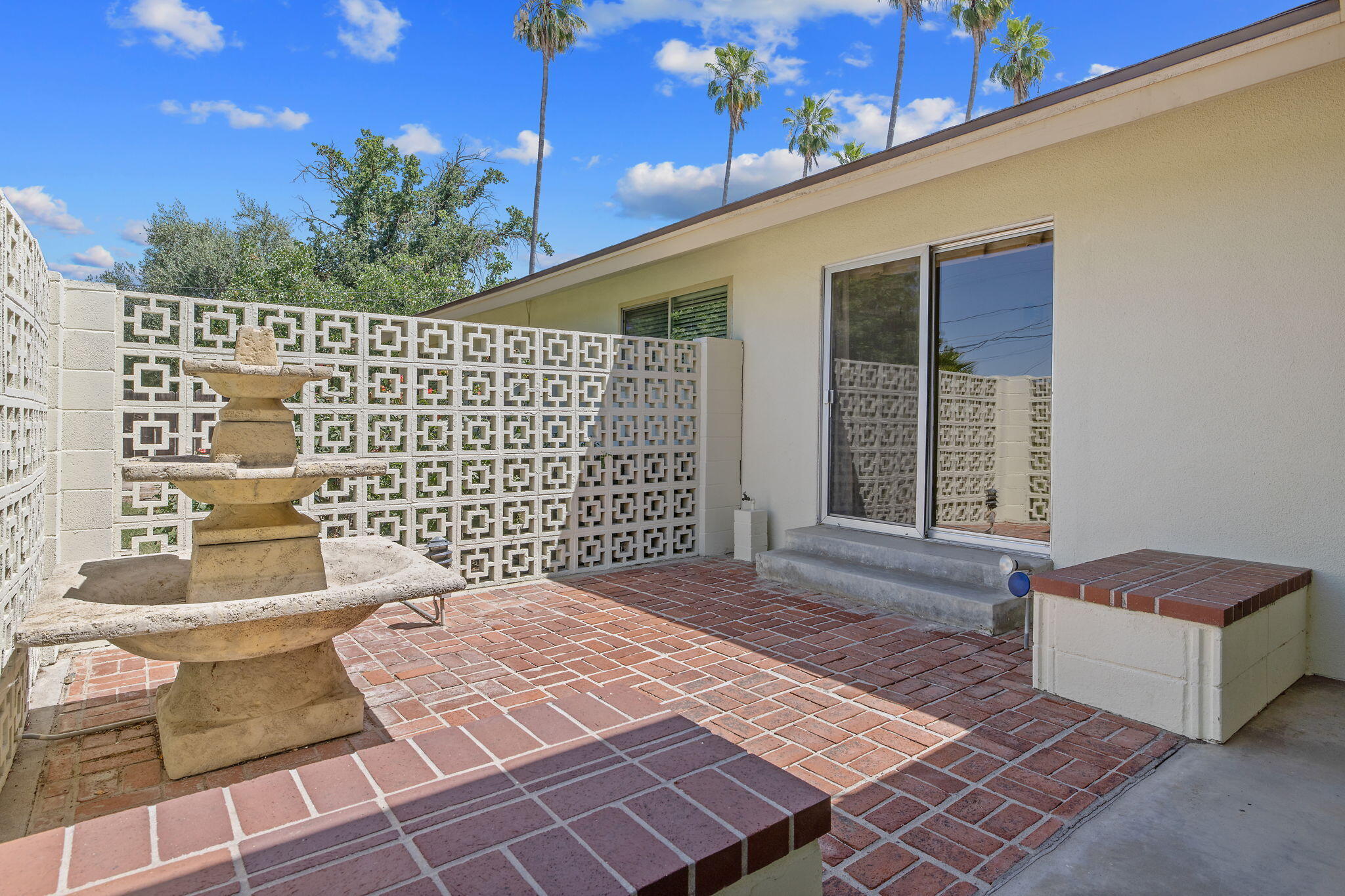 8640 12th Ave, Hanford, CA 93230