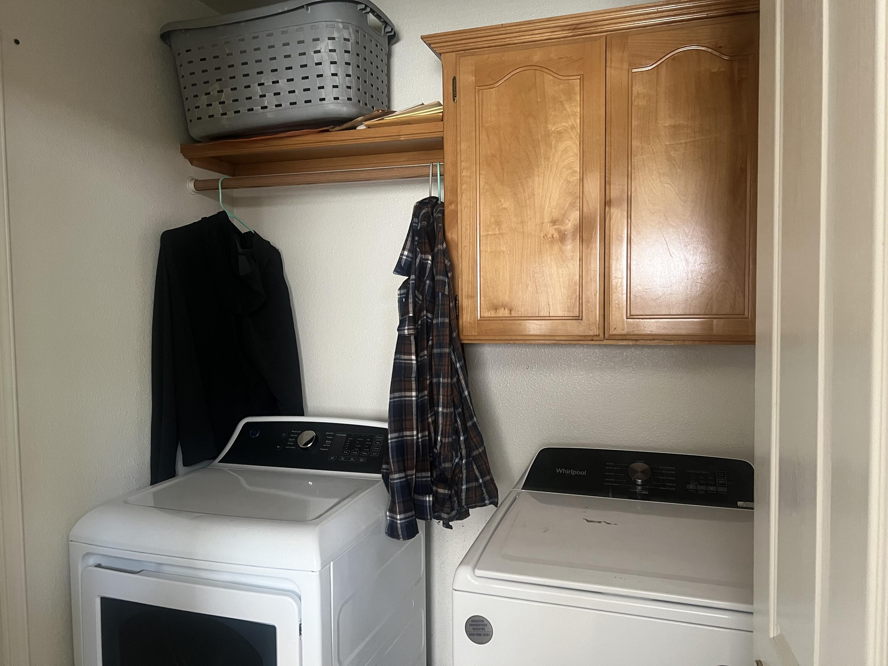 1538 W W Picadilly Ct, Hanford, CA 93230
